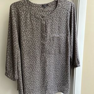 NYDJ grey/pink blouse -Size 2X.